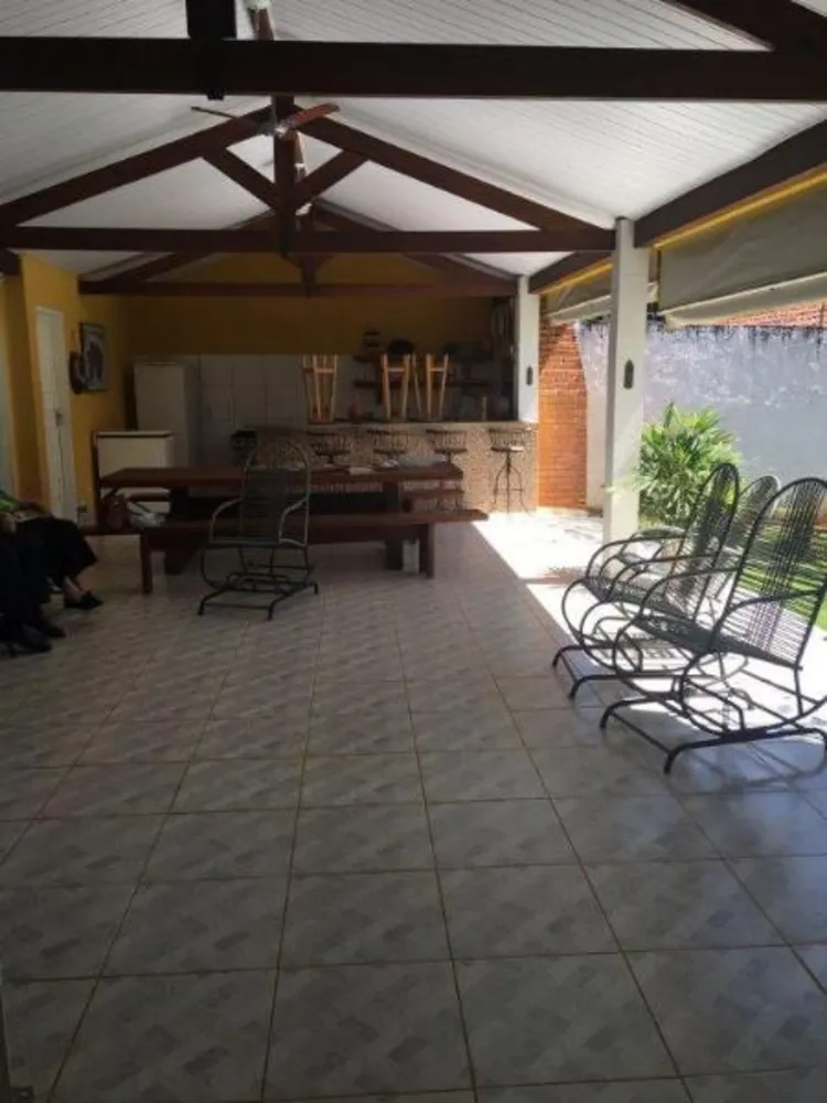 Casa, 4 quartos, 282 m² - Foto 1