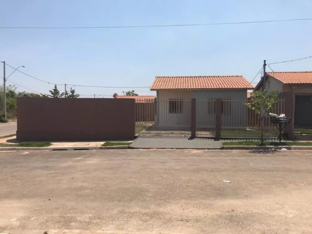 Casa à venda com 2 quartos, 50m² - Foto 1