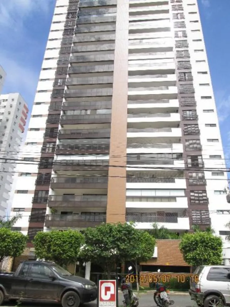 Apartamento, 3 quartos, 252 m² - Foto 1