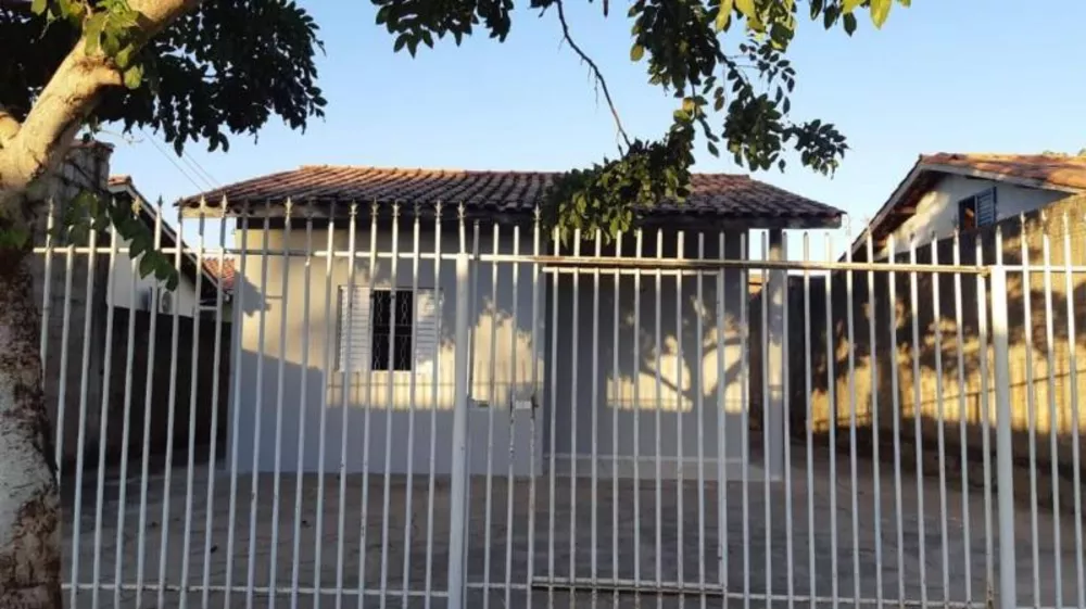 Casa à venda com 2 quartos, 50m² - Foto 1