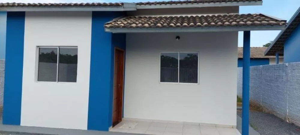 Casa à venda com 2 quartos, 50m² - Foto 2