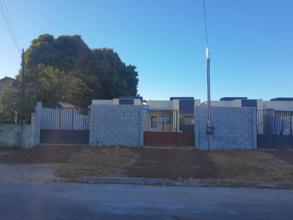 Casa à venda com 2 quartos, 50m² - Foto 1