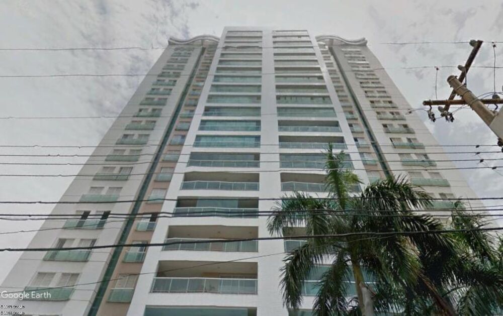Apartamento à venda com 3 quartos, 209m² - Foto 2