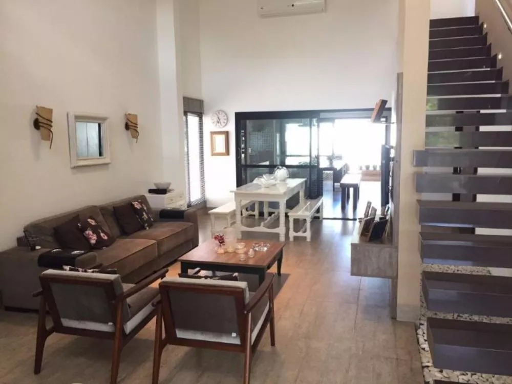 Casa à venda com 4 quartos, 300m² - Foto 2