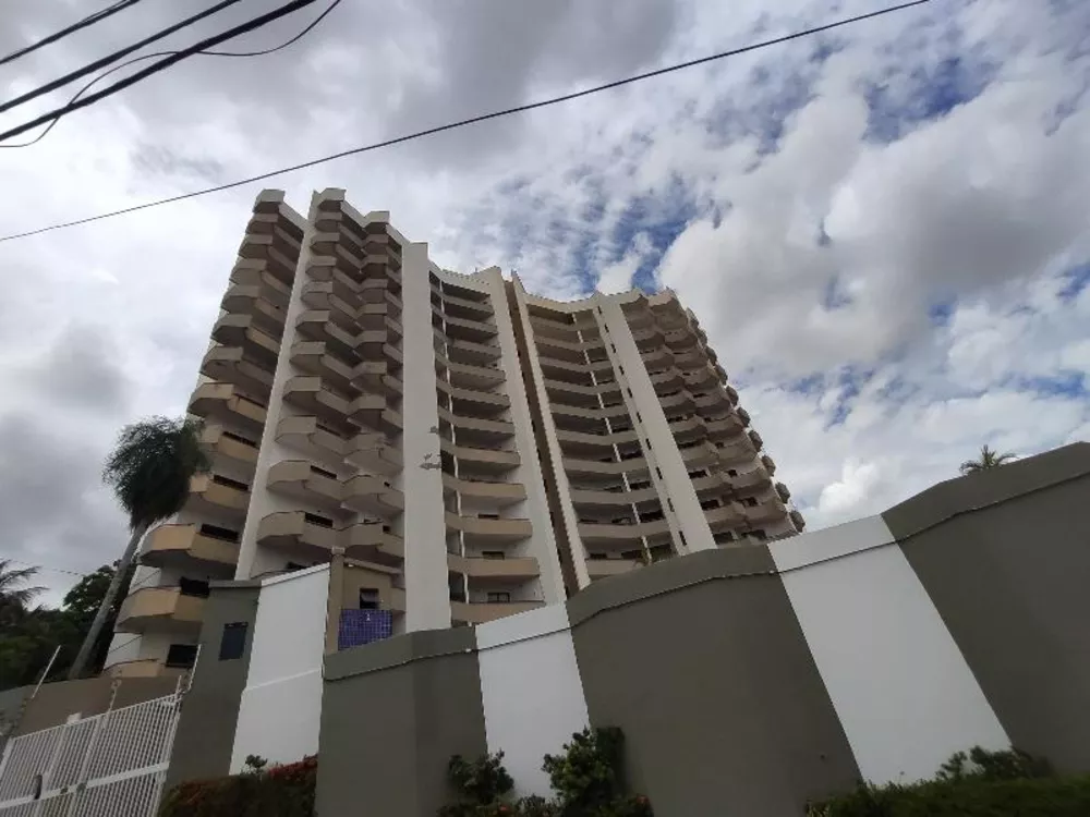 Apartamento à venda com 4 quartos, 253m² - Foto 2