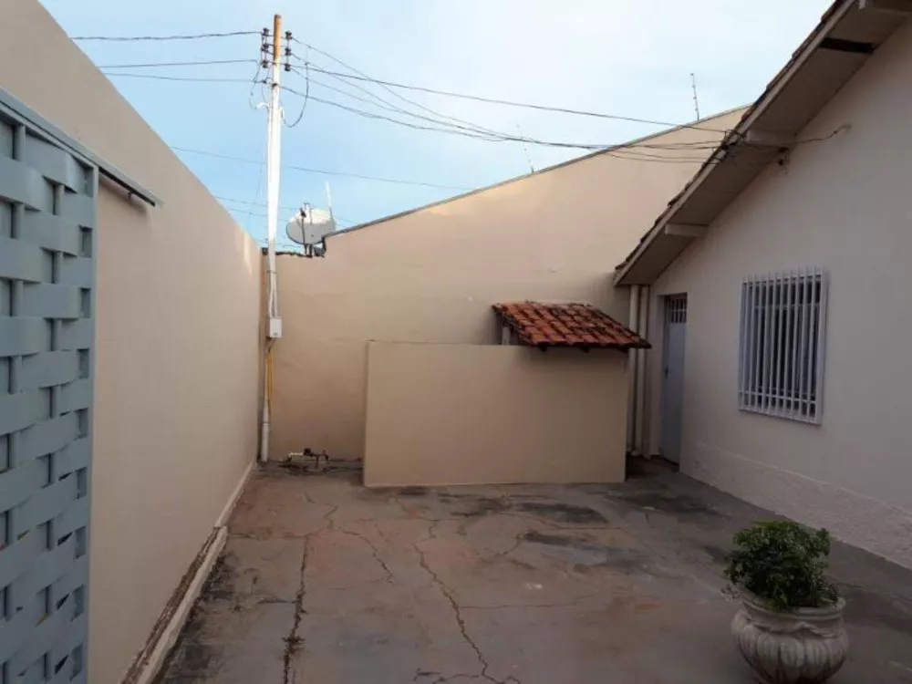 Casa à venda com 3 quartos, 230m² - Foto 3