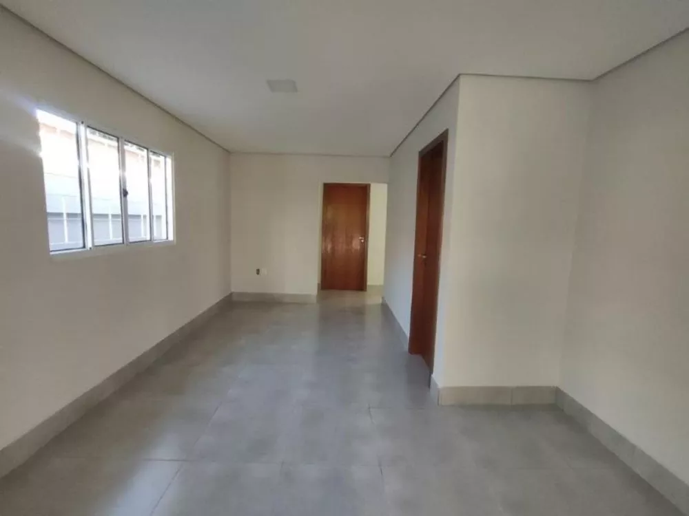 Casa à venda com 3 quartos, 60m² - Foto 4