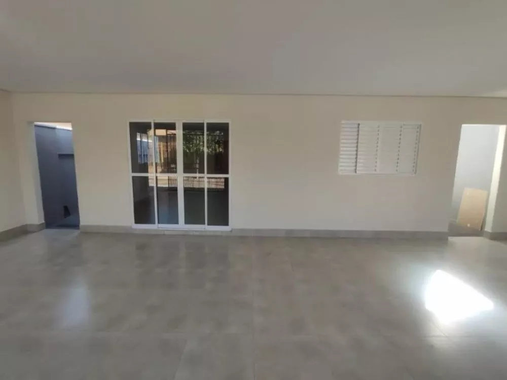 Casa à venda com 3 quartos, 60m² - Foto 3