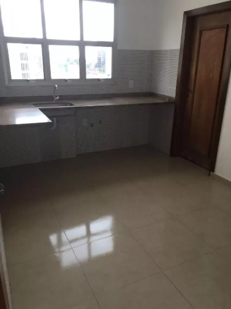 Apartamento à venda com 3 quartos, 162m² - Foto 4