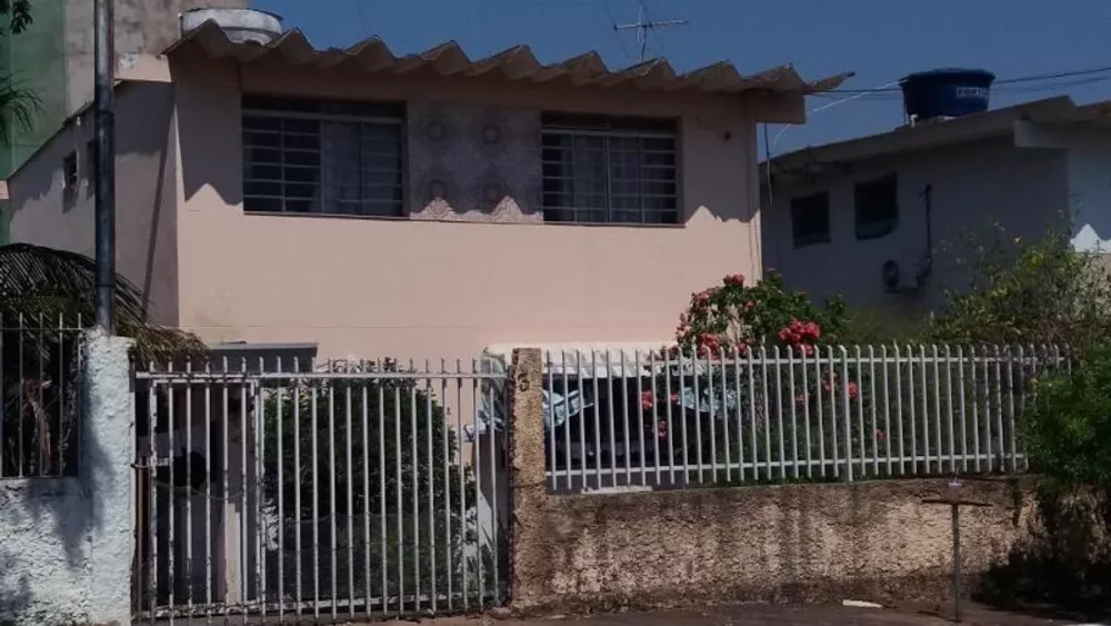 Casa à venda com 4 quartos, 172m² - Foto 2