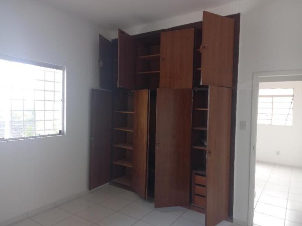 Casa para alugar com 5 quartos, 203m² - Foto 10
