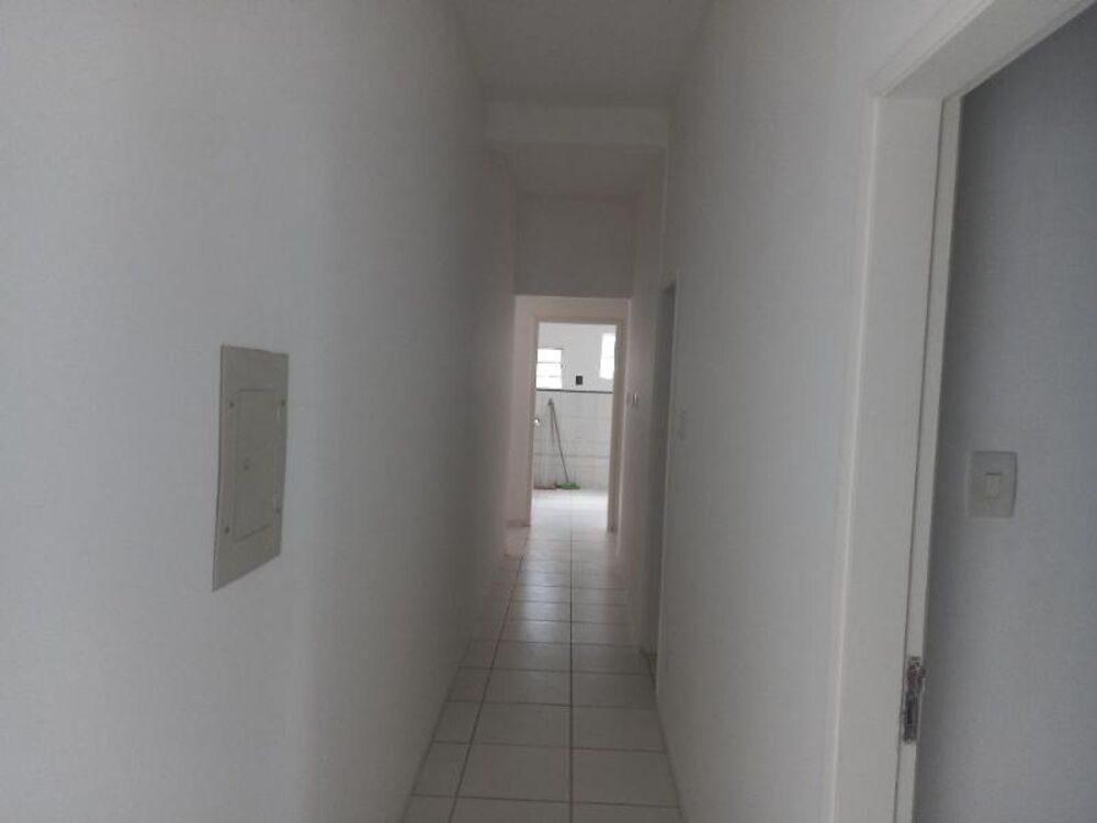 Casa para alugar com 5 quartos, 203m² - Foto 12