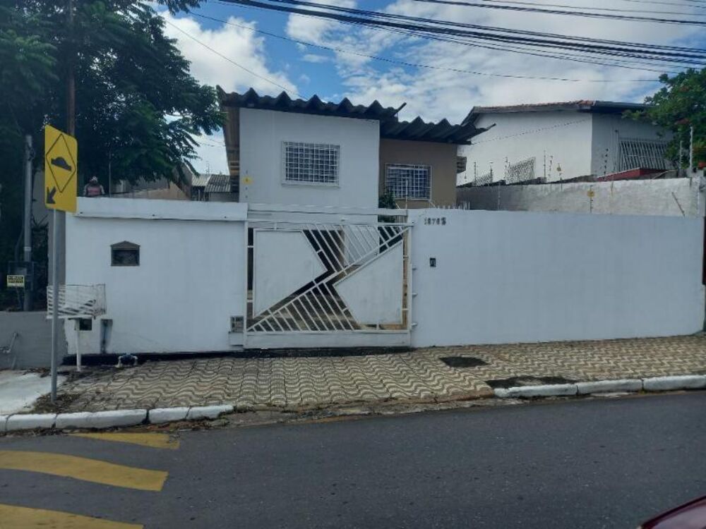 Casa para alugar com 5 quartos, 203m² - Foto 1
