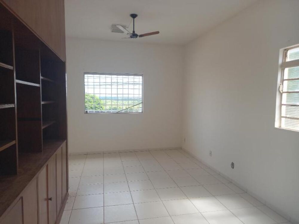 Casa para alugar com 5 quartos, 203m² - Foto 5