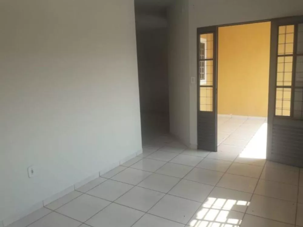 Casa à venda com 3 quartos, 96m² - Foto 4