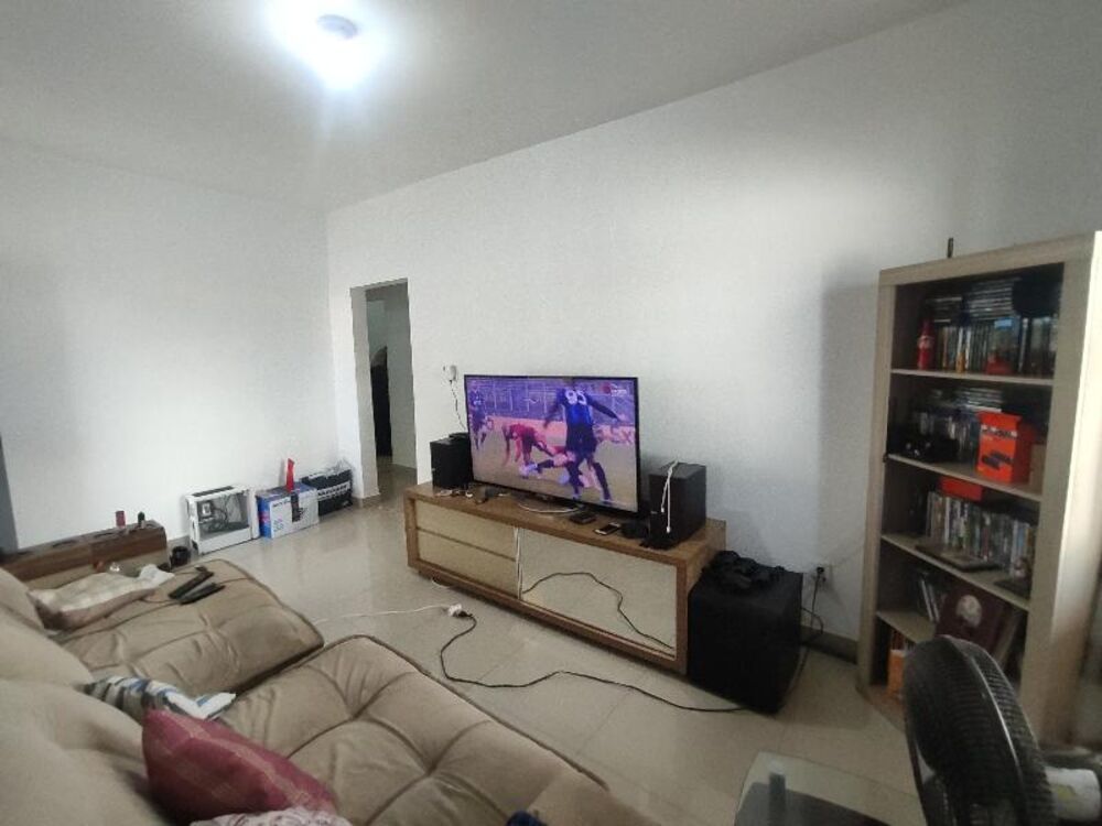 Casa, 6 quartos, 222 m² - Foto 1