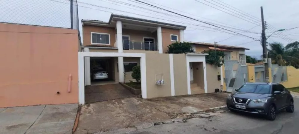 Casa à venda com 3 quartos, 300m² - Foto 2