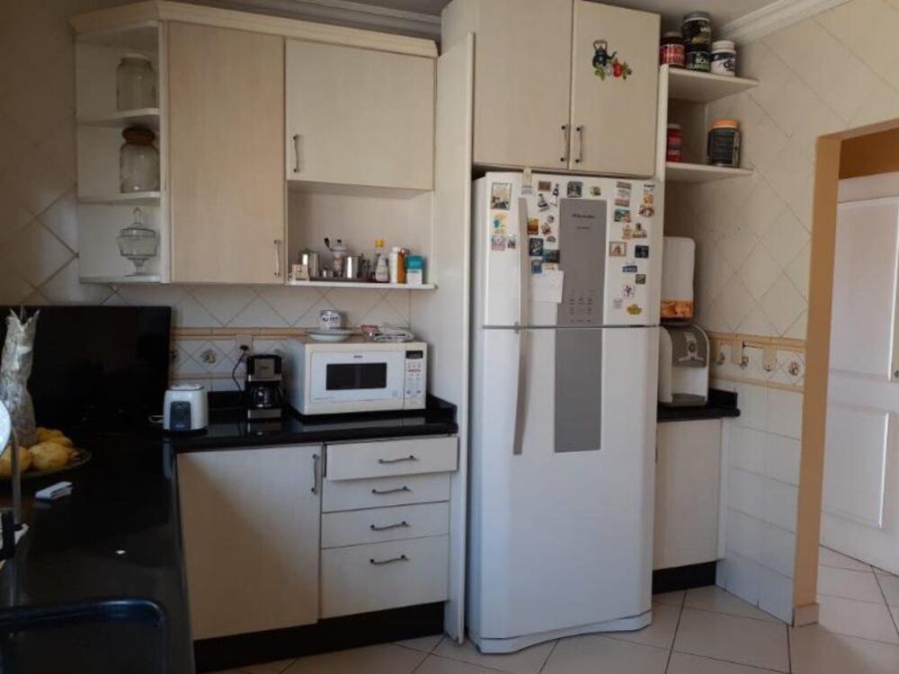 Casa à venda com 3 quartos, 583m² - Foto 2