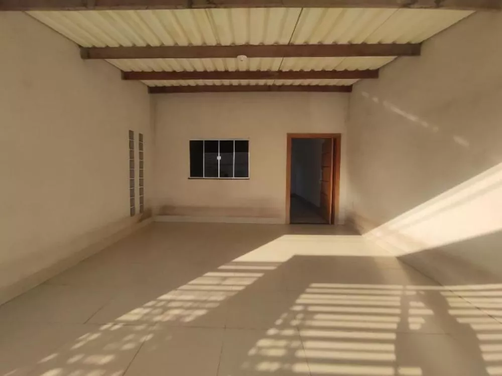 Casa à venda com 3 quartos, 136m² - Foto 2