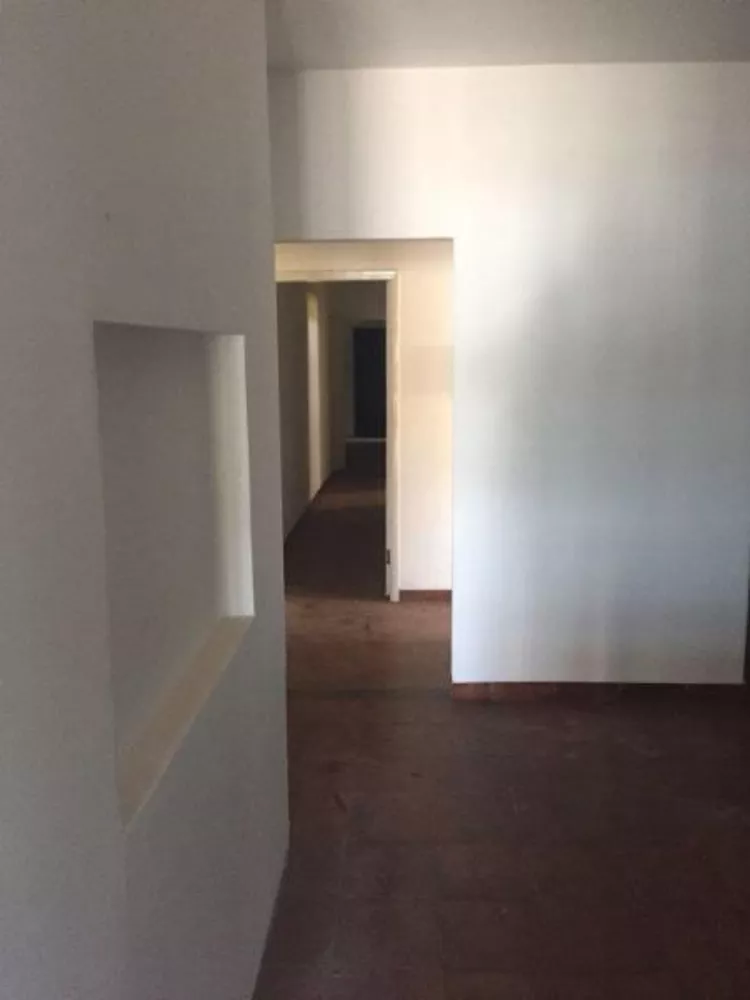 Casa à venda com 8 quartos, 340m² - Foto 2