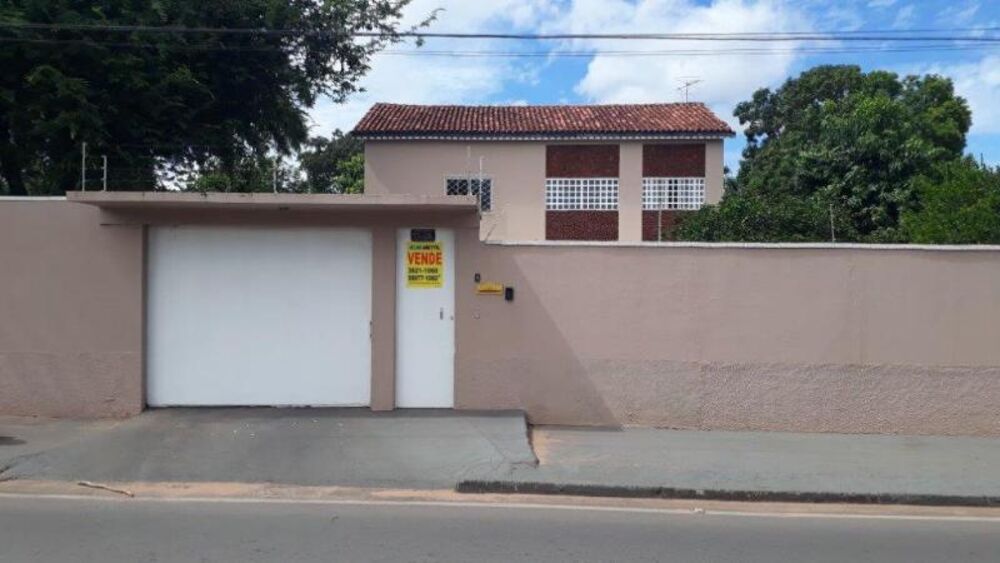 Casa à venda com 3 quartos, 320m² - Foto 1