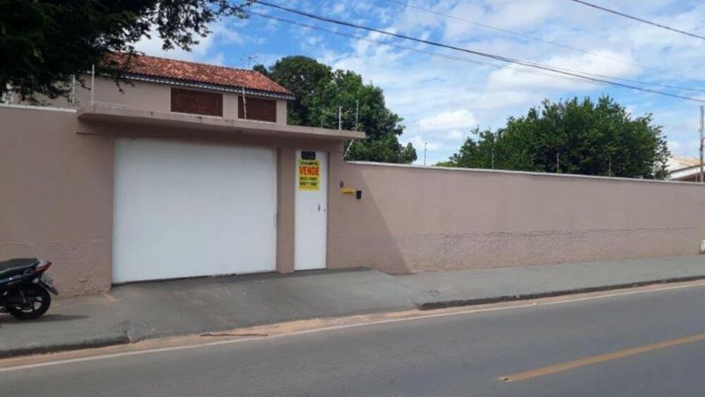 Casa à venda com 3 quartos, 320m² - Foto 2