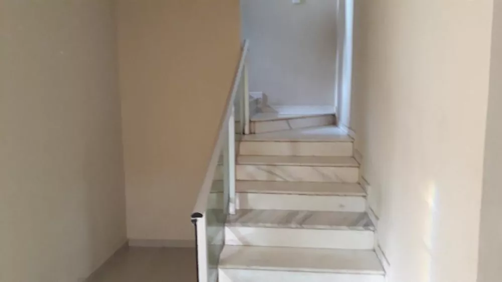 Casa à venda com 4 quartos, 210m² - Foto 8