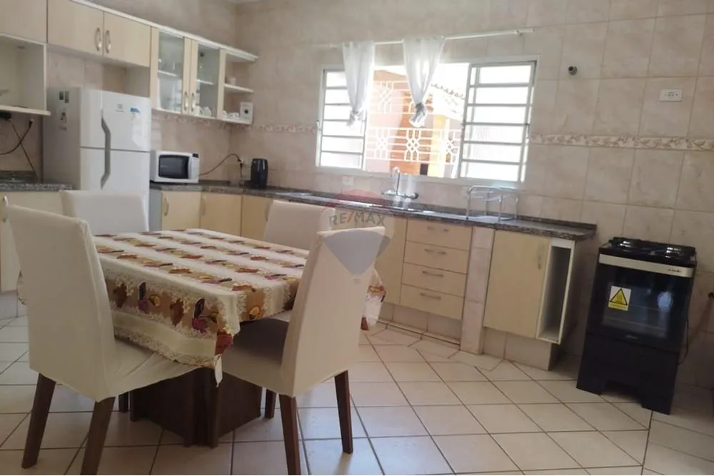 Casa, 4 quartos, 240 m² - Foto 4
