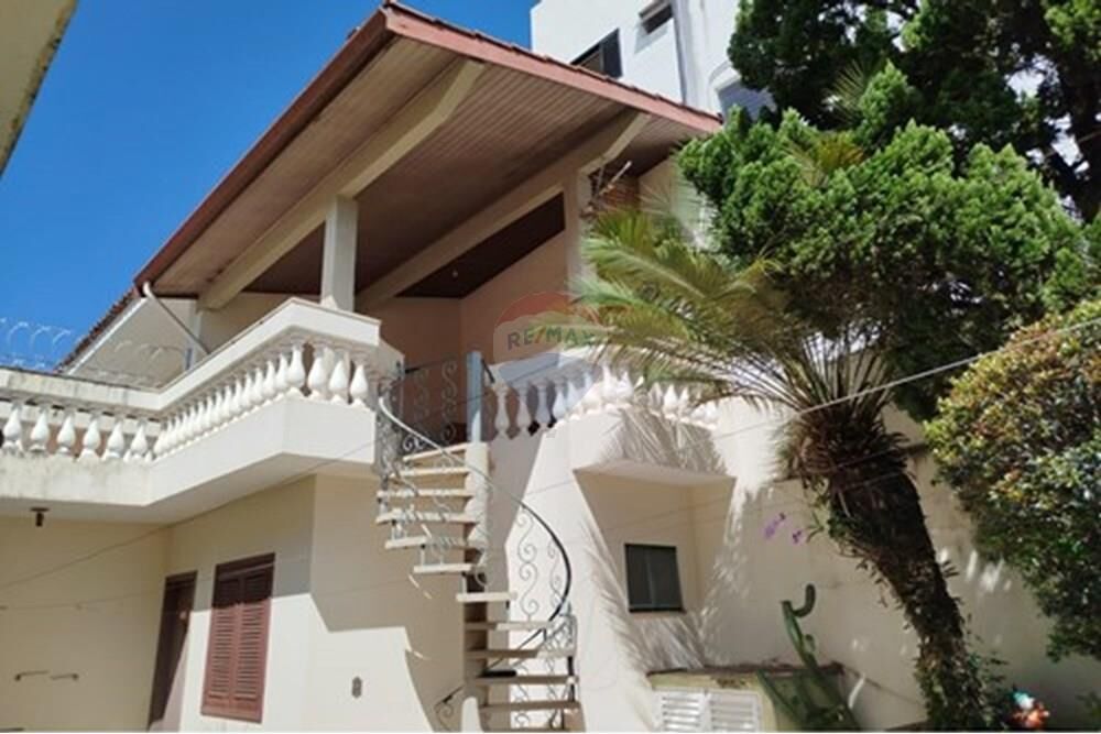 Casa à venda com 4 quartos, 250m² - Foto 7