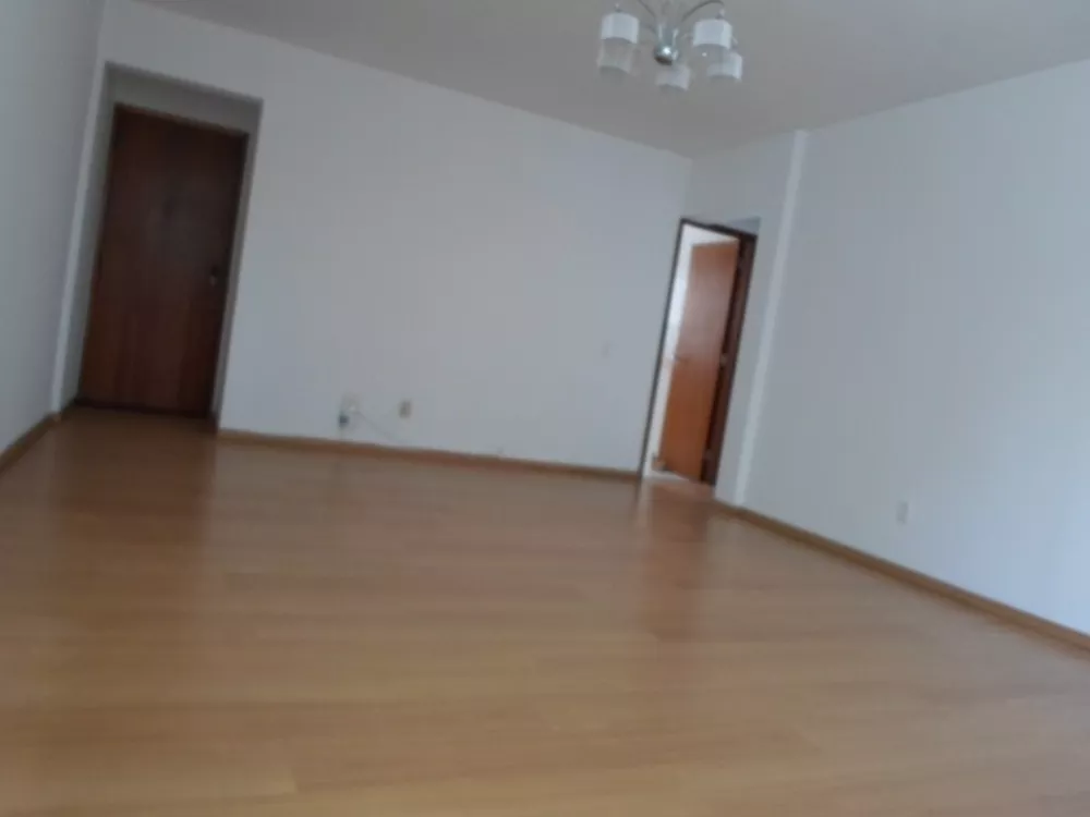 Apartamento à venda com 2 quartos, 107m² - Foto 4