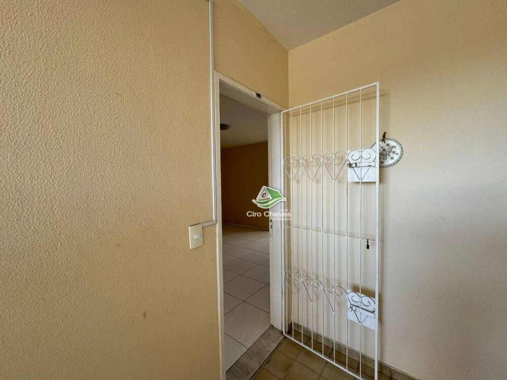 Apartamento à venda com 2 quartos, 76m² - Foto 2