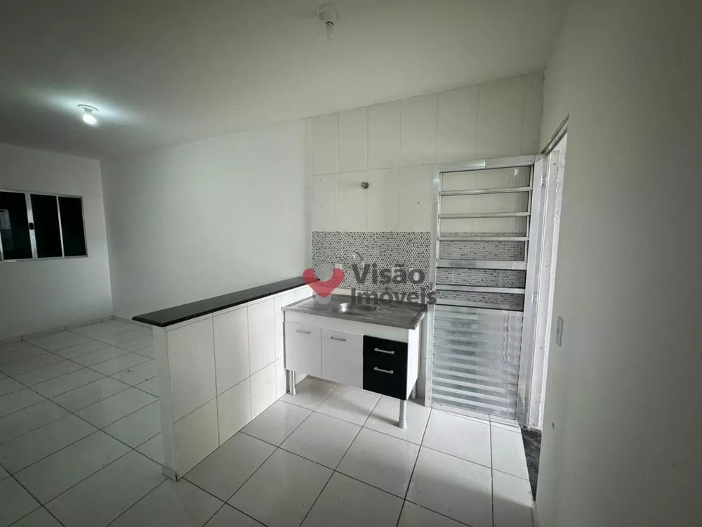 Casa à venda com 2 quartos, 90m² - Foto 4