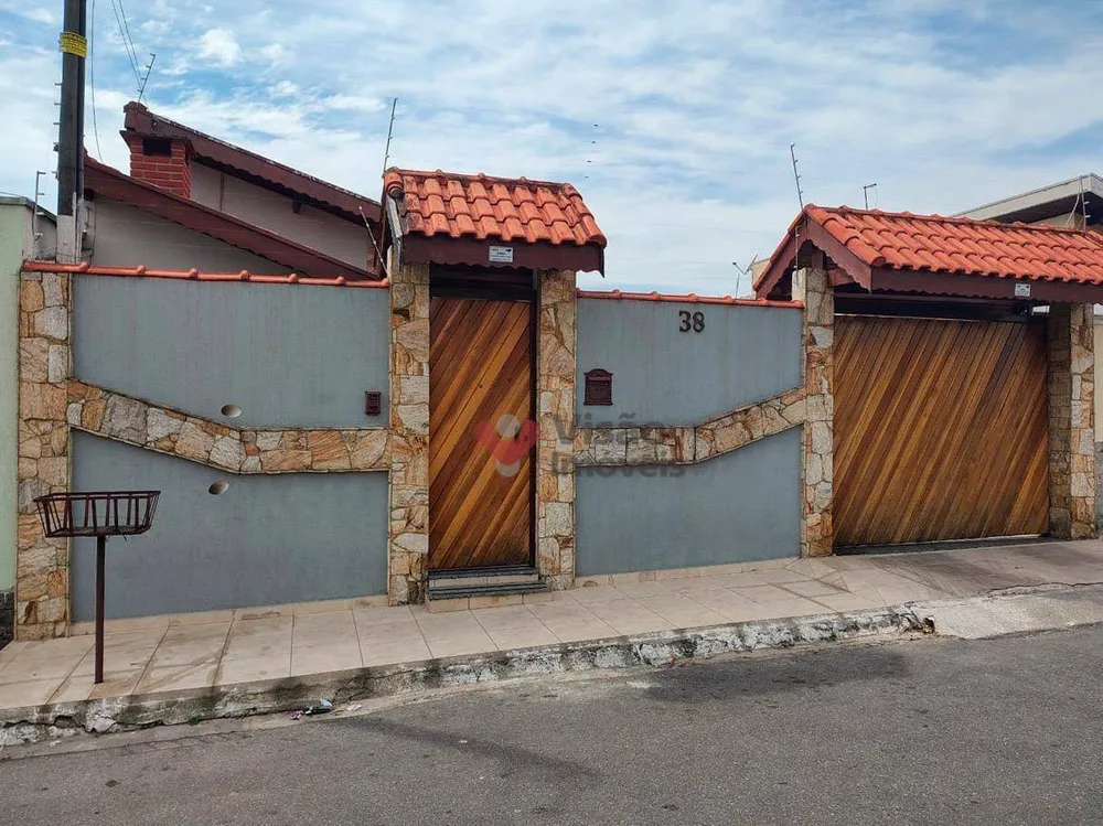 Casa, 3 quartos, 174 m² - Foto 1