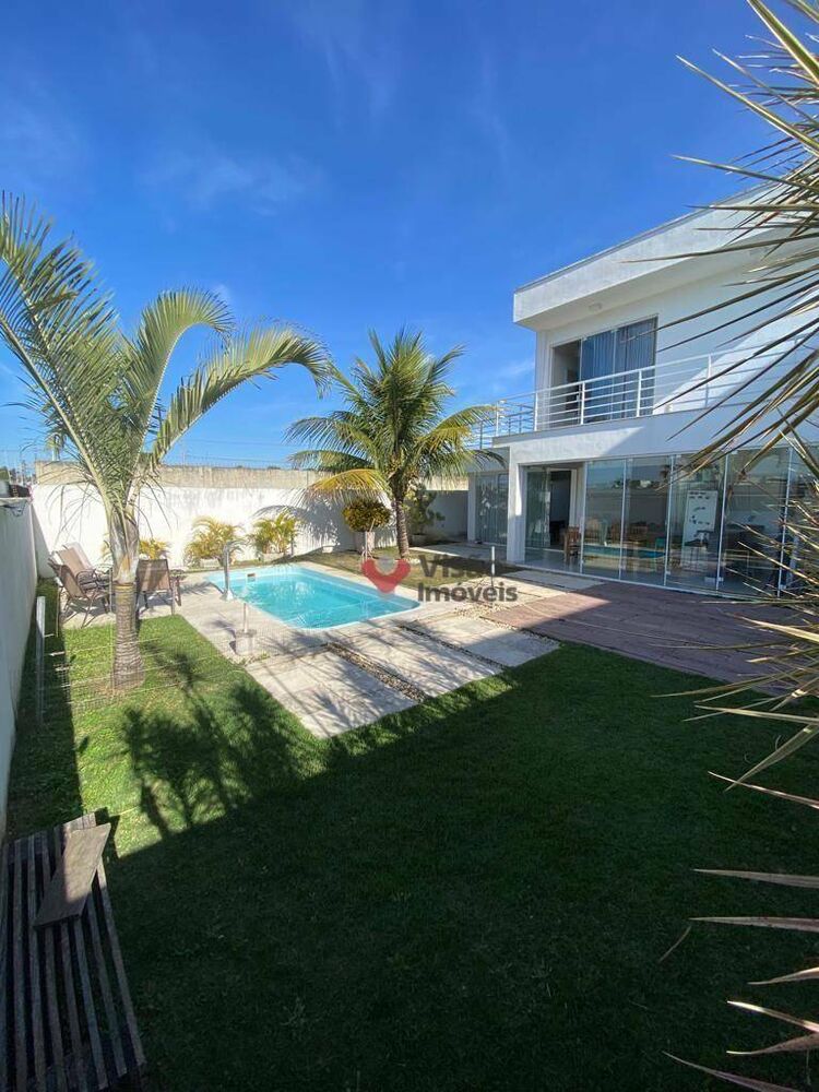 Sobrado à venda com 4 quartos, 255m² - Foto 1