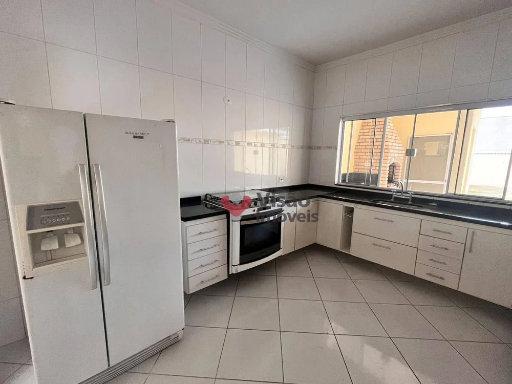 Casa, 3 quartos, 220 m² - Foto 4