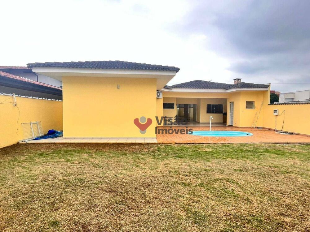 Casa, 3 quartos, 220 m² - Foto 2