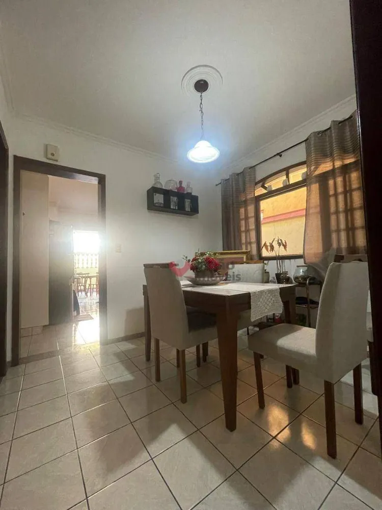 Casa, 3 quartos, 219 m² - Foto 8