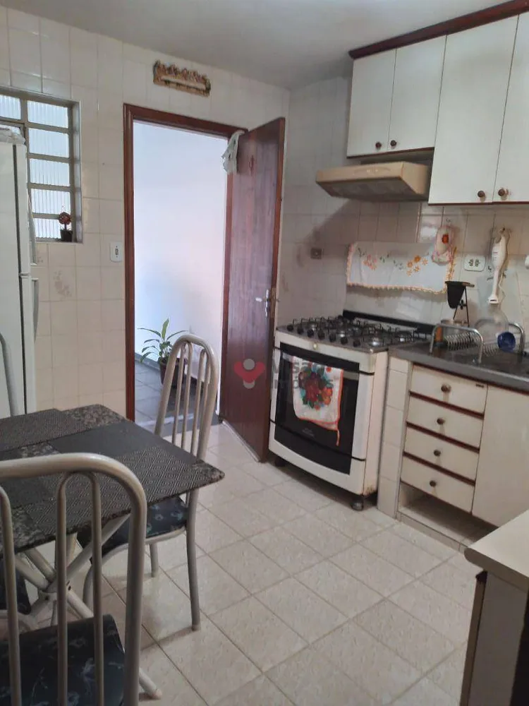 Casa, 3 quartos, 220 m² - Foto 3