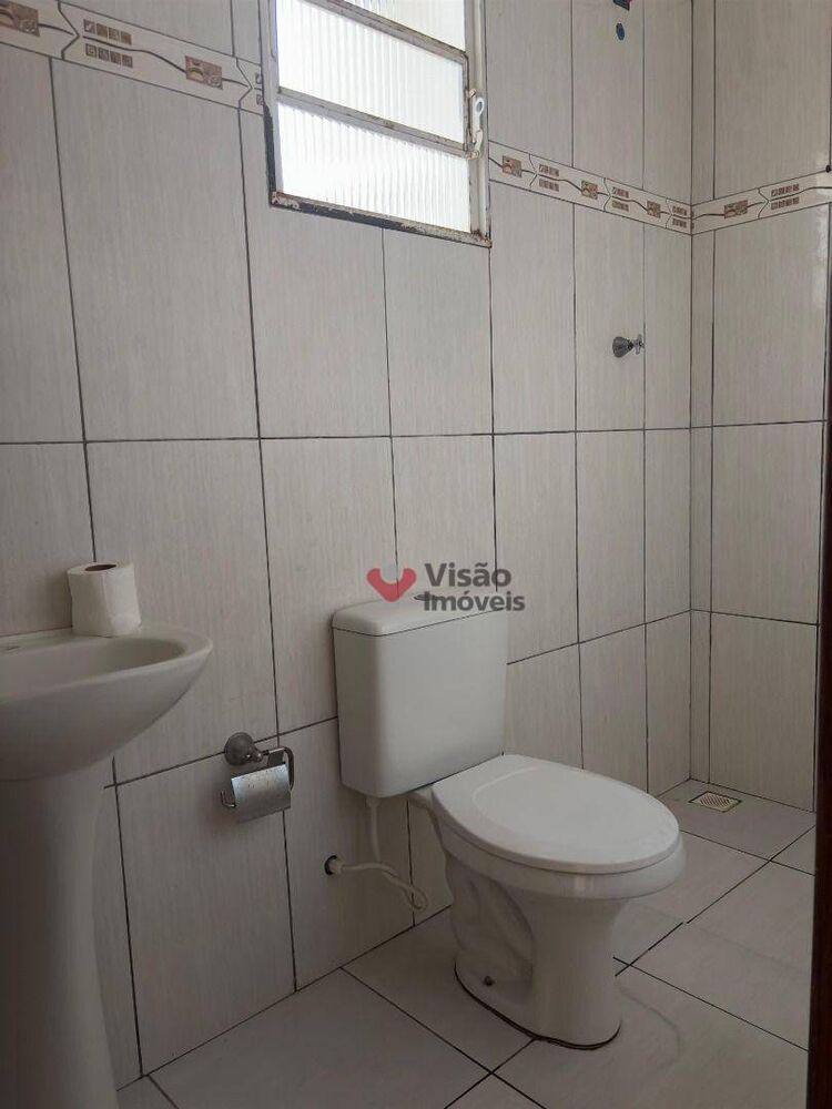 Casa à venda com 3 quartos, 69m² - Foto 4