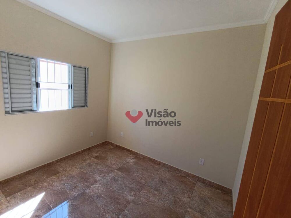 Casa à venda com 2 quartos, 80m² - Foto 3
