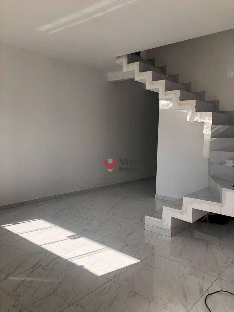 Sobrado à venda com 2 quartos, 100m² - Foto 2