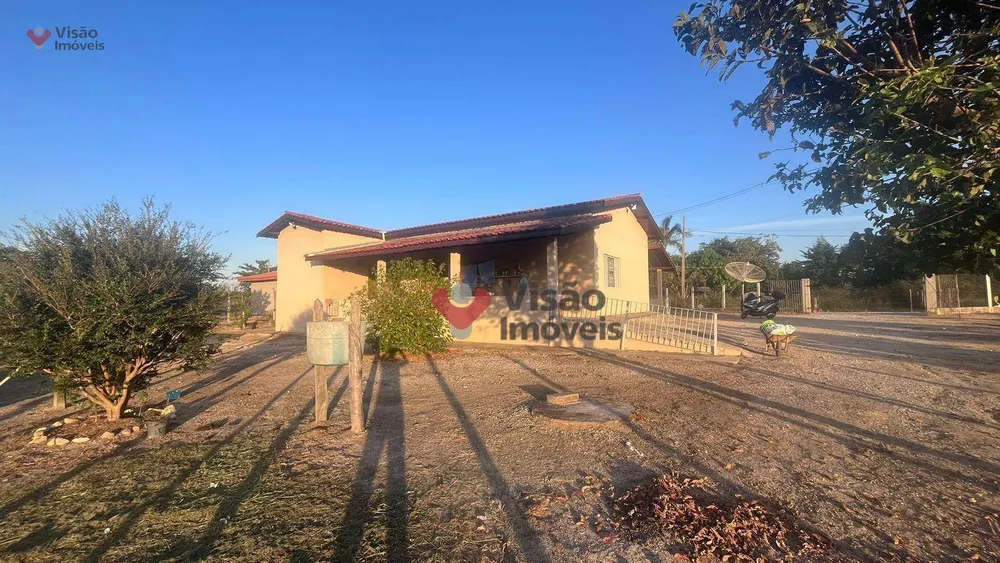 Chácara, 3 quartos, 2000 m² - Foto 1