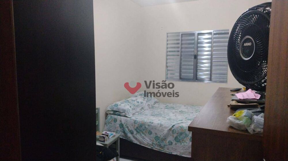 Casa à venda com 2 quartos, 100m² - Foto 2