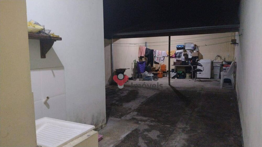 Casa à venda com 2 quartos, 100m² - Foto 3