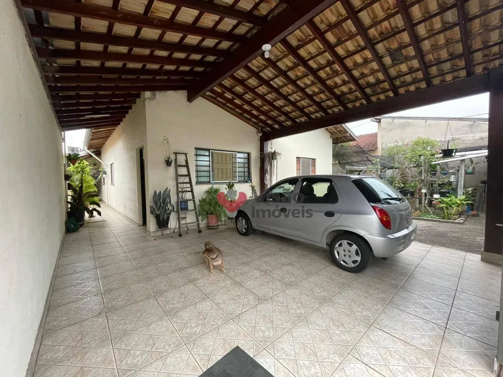 Casa, 3 quartos, 218 m² - Foto 2