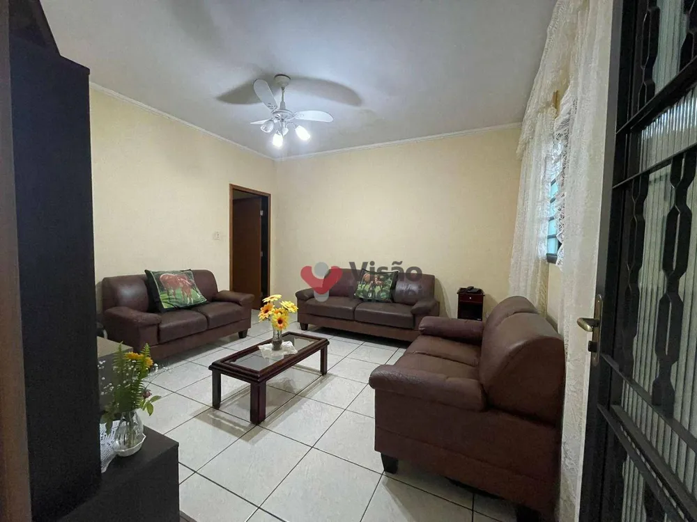 Casa, 3 quartos, 218 m² - Foto 3