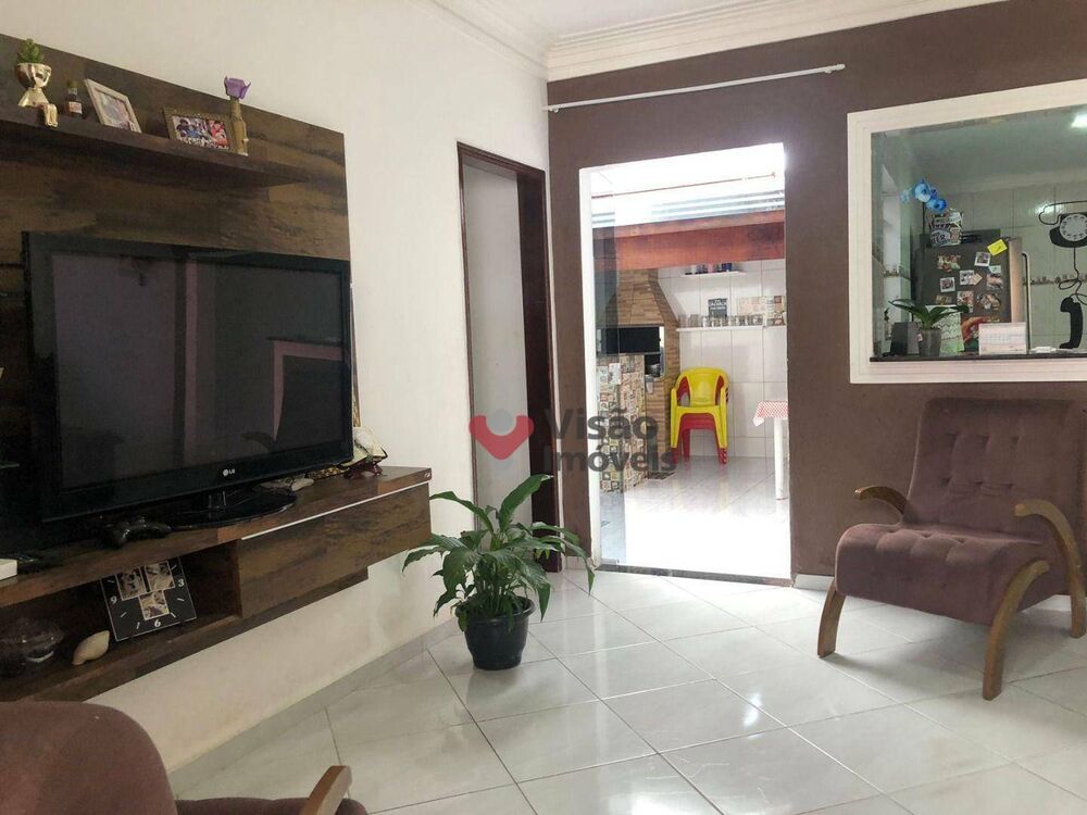 Casa à venda com 2 quartos, 170m² - Foto 4