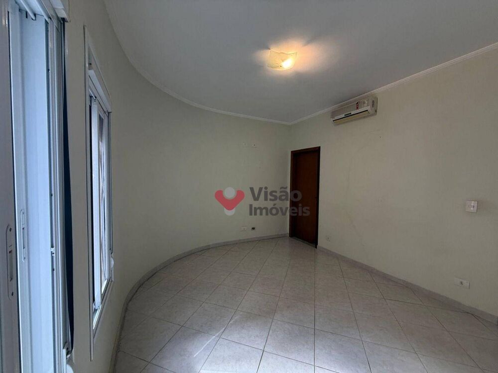 Sobrado, 3 quartos, 311 m² - Foto 1