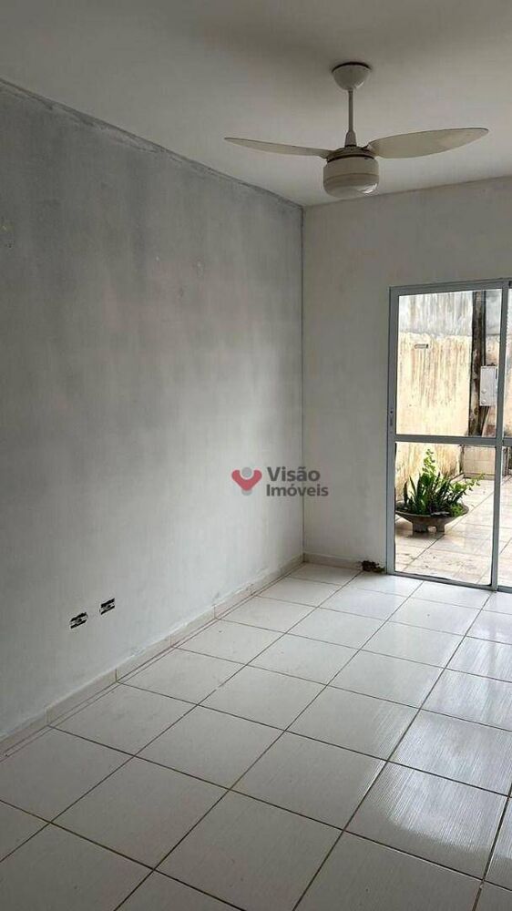 Casa à venda com 2 quartos, 47m² - Foto 1
