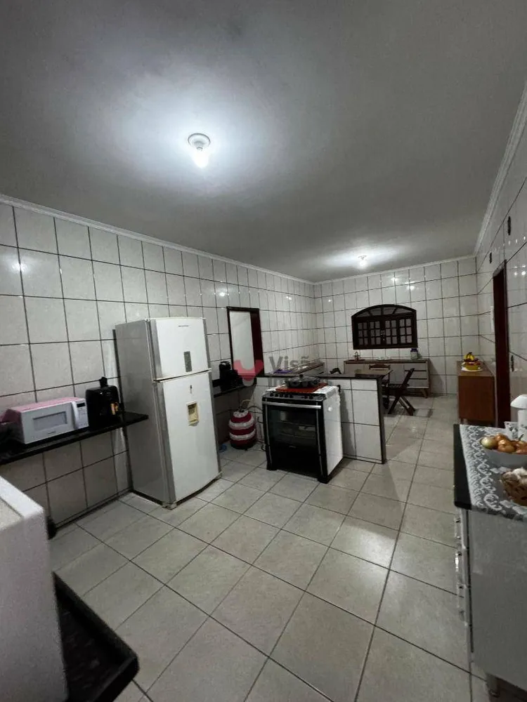Casa, 3 quartos, 229 m² - Foto 8